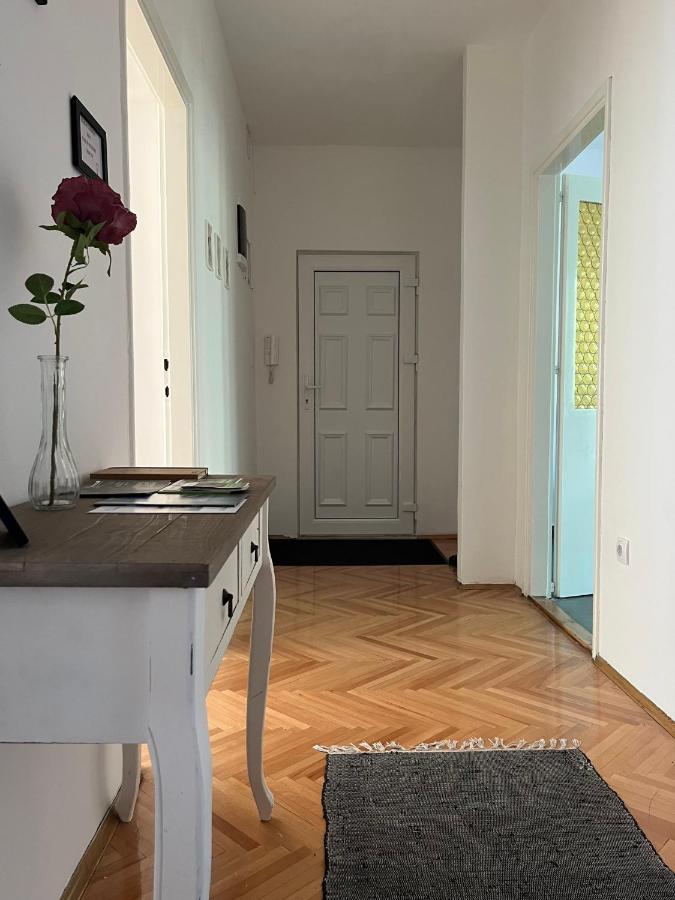 Apartment Lala Sombor Buitenkant foto
